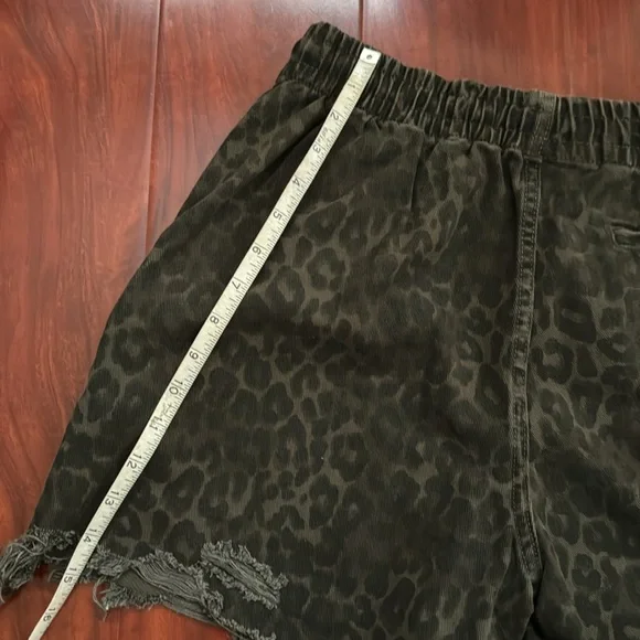 Alexander Wang Leopard print denim cut off shorts size S - Picture 8 of 8